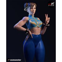 Black-Haired Asian Swimsuit Girl | ESMonster