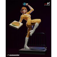 Yellow Jumpsuit Reporter | ESMonster