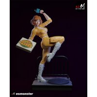 Yellow Jumpsuit Reporter | ESMonster