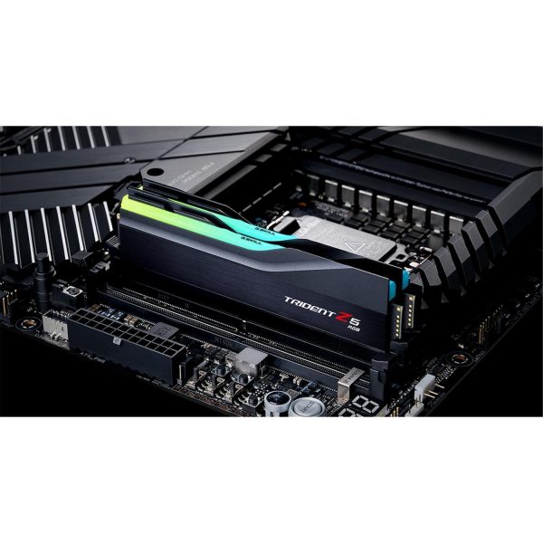 Zweites Bild vonG.Skill Trident Z5 RGB F5-6400J3239G16GX2-TZ5RK, 32 GB, 2 x 16 GB, DDR5, 6400 MHz, 288-pin DIMM