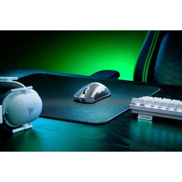 Zweites Bild vonRazer DeathAdder V3 Pro, rechts, Optisch, RF Wireless + USB Type-C, 30000 DPI, Weiß